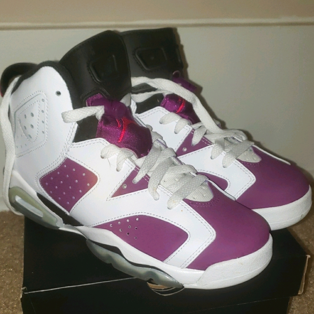 Air Jordan Retro 6 'Vivid Pink' GS